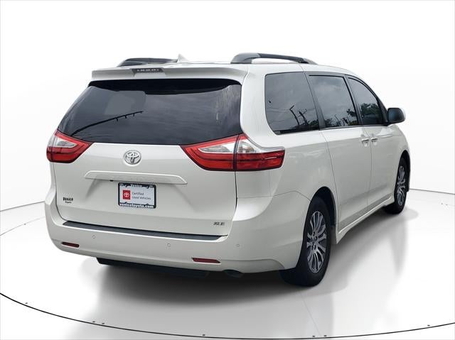 2018 Toyota Sienna XLE Auto Access Seat