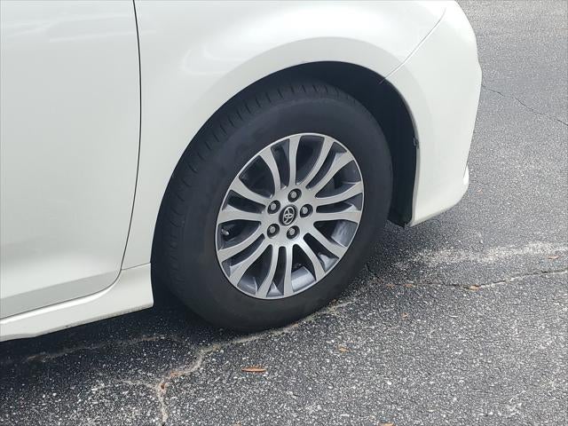 2018 Toyota Sienna XLE Auto Access Seat