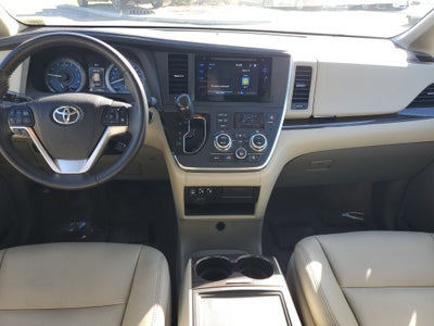 2017 Toyota Sienna XLE