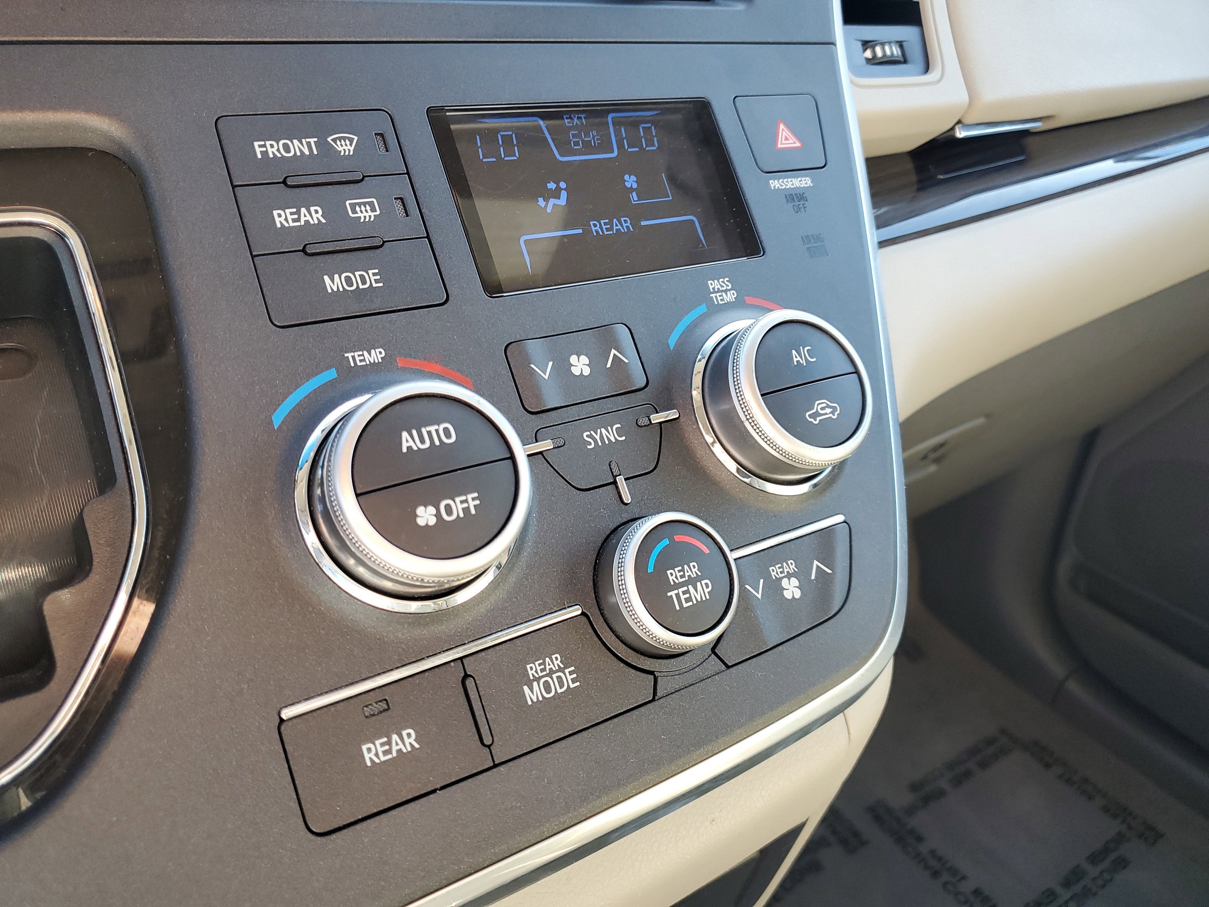 2017 Toyota Sienna XLE