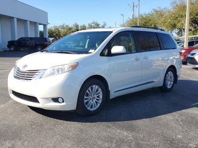 2017 Toyota Sienna XLE