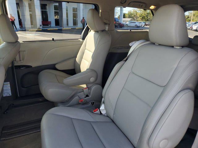 2017 Toyota Sienna XLE