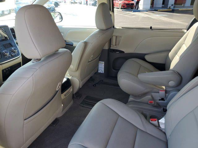 2017 Toyota Sienna XLE