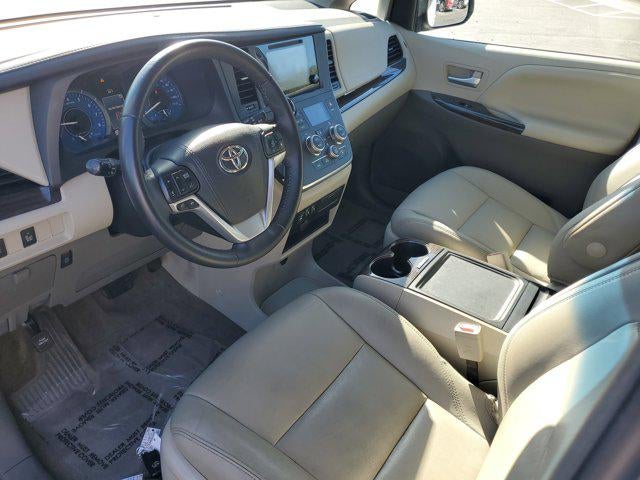 2017 Toyota Sienna XLE
