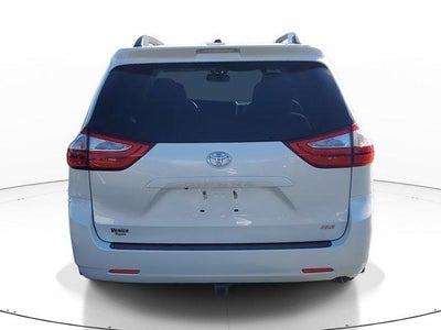 2017 Toyota Sienna XLE