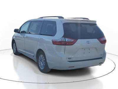 2017 Toyota Sienna XLE