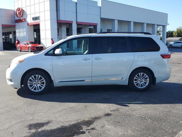 2017 Toyota Sienna XLE