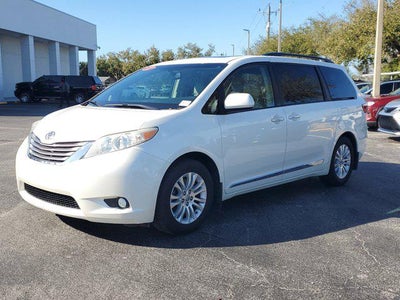 2017 Toyota Sienna XLE