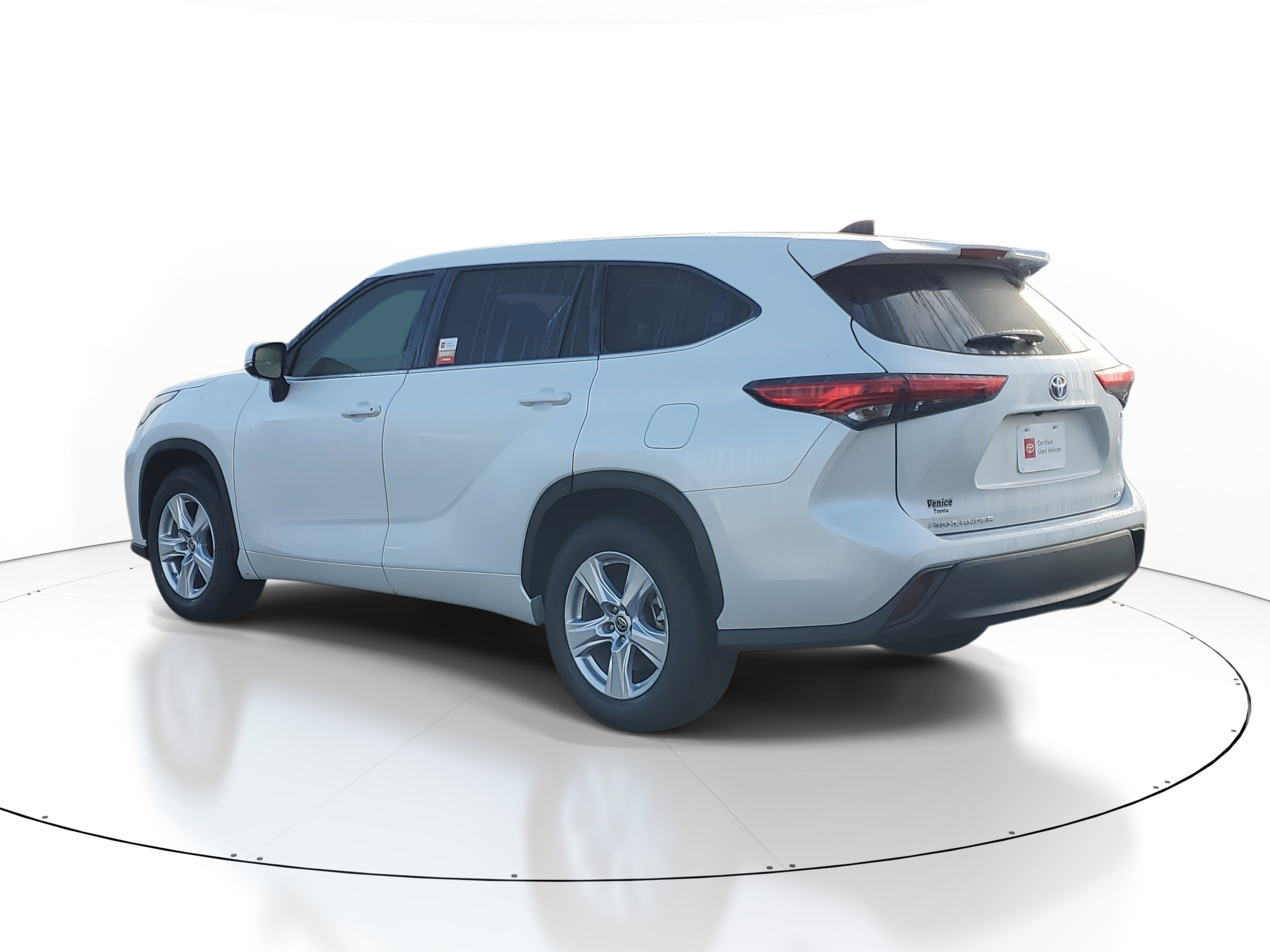 2022 Toyota Highlander Hybrid LE