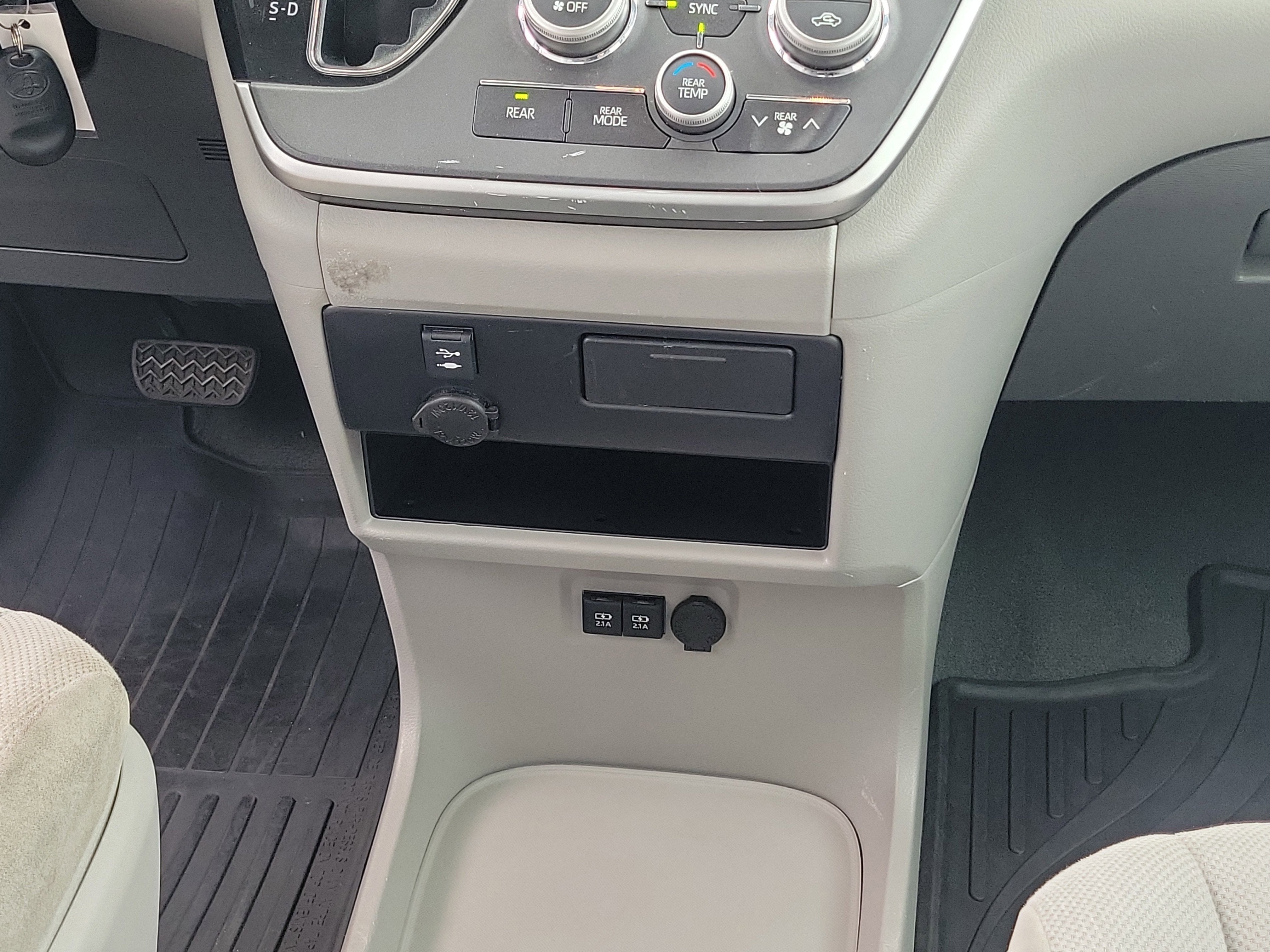 2020 Toyota Sienna L