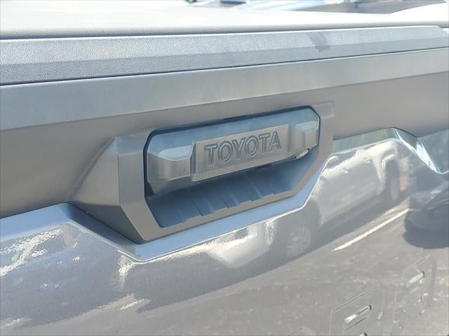 2022 Toyota Tundra 2WD SR5