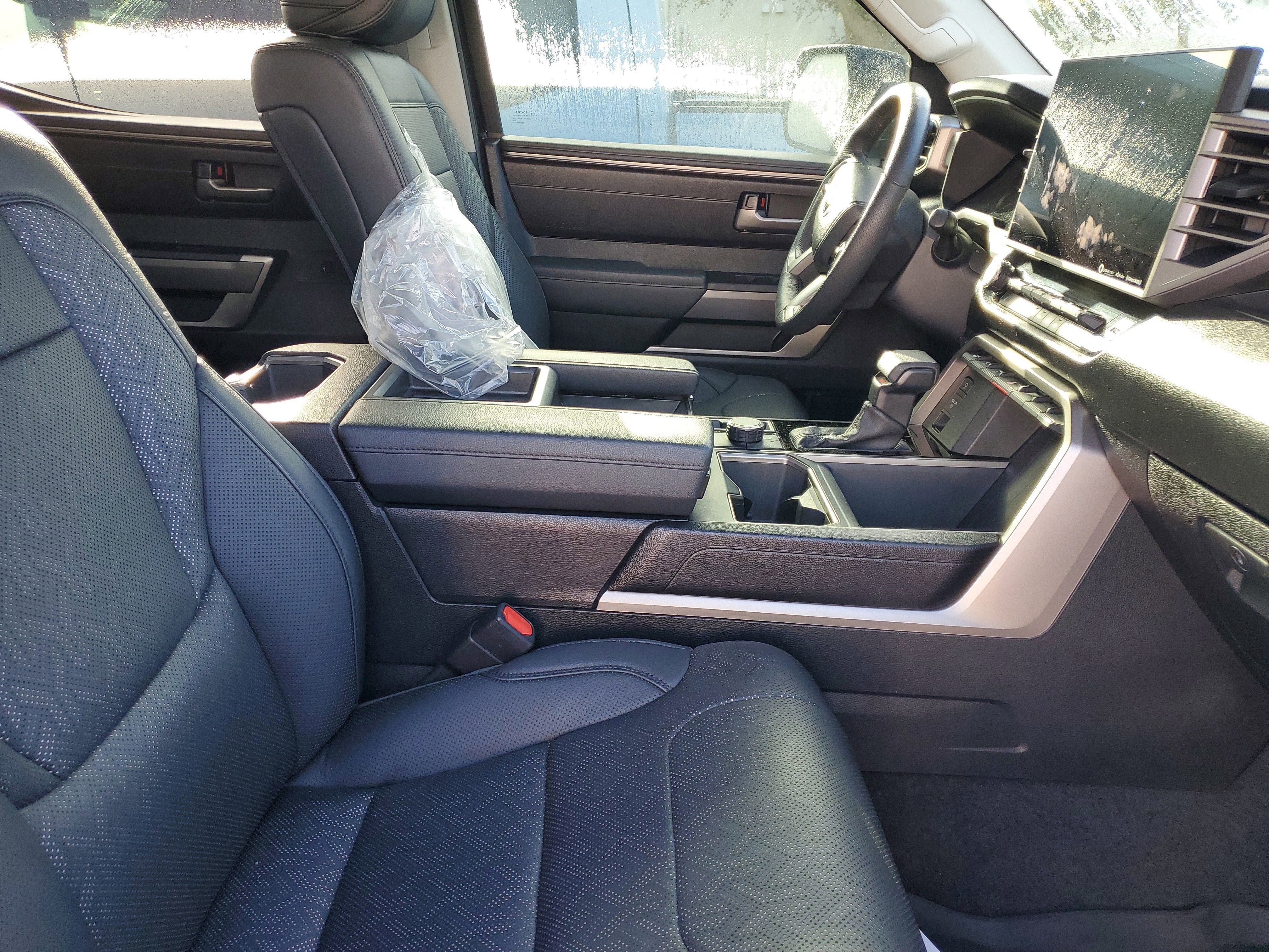 2022 Toyota Tundra 4WD SR5