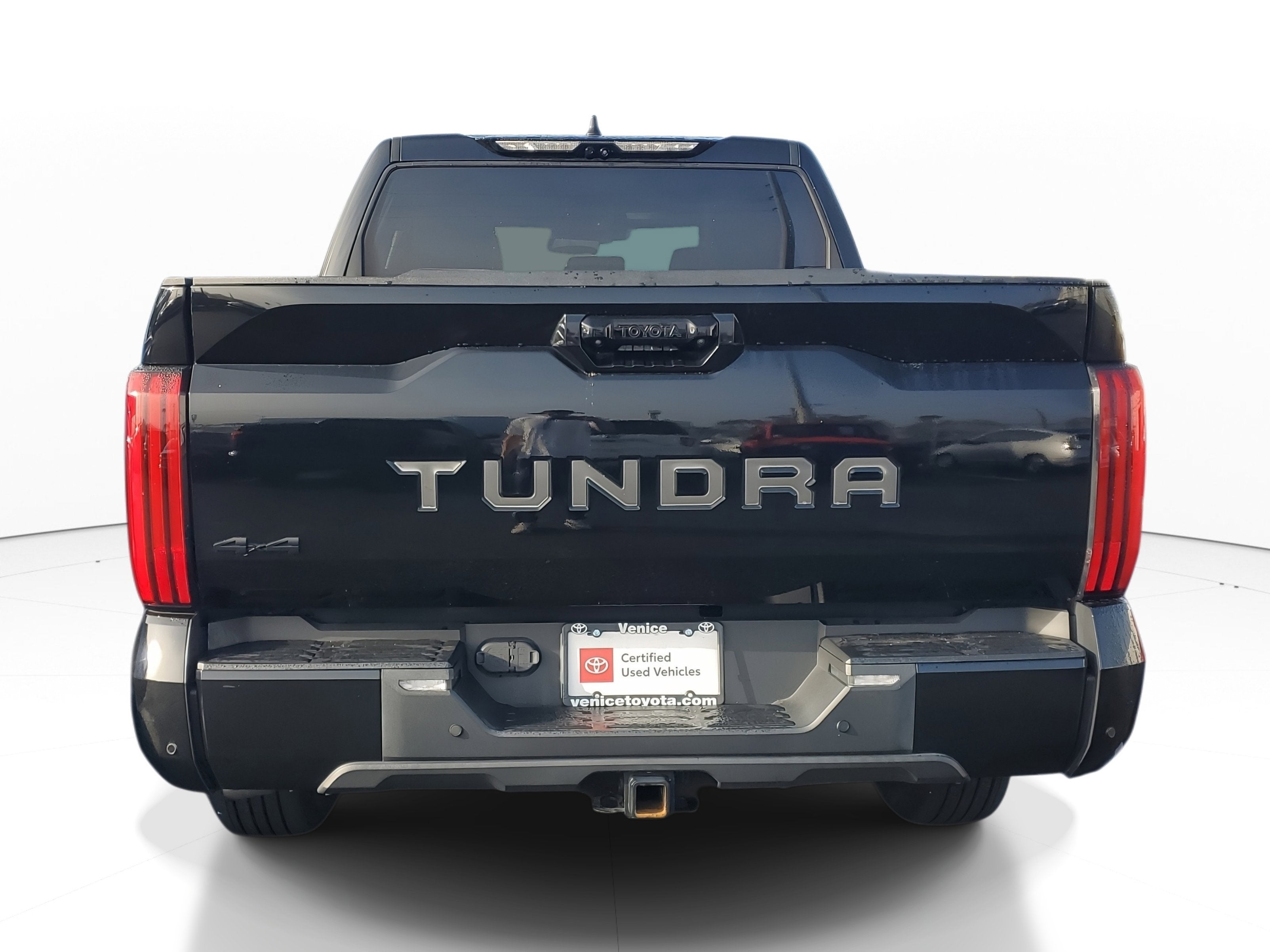 2022 Toyota Tundra 4WD SR5