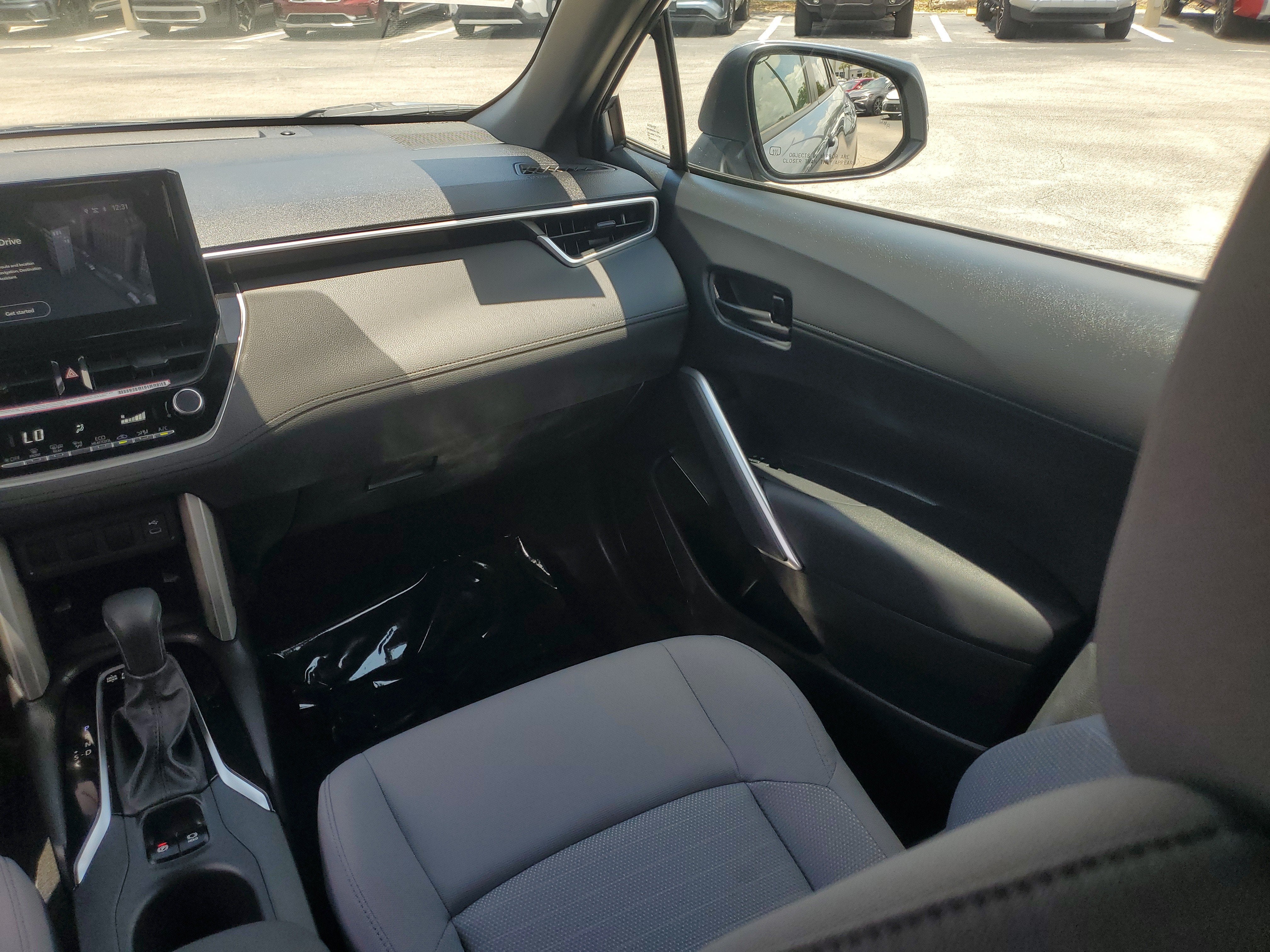 2024 Toyota Corolla Cross Hybrid SE