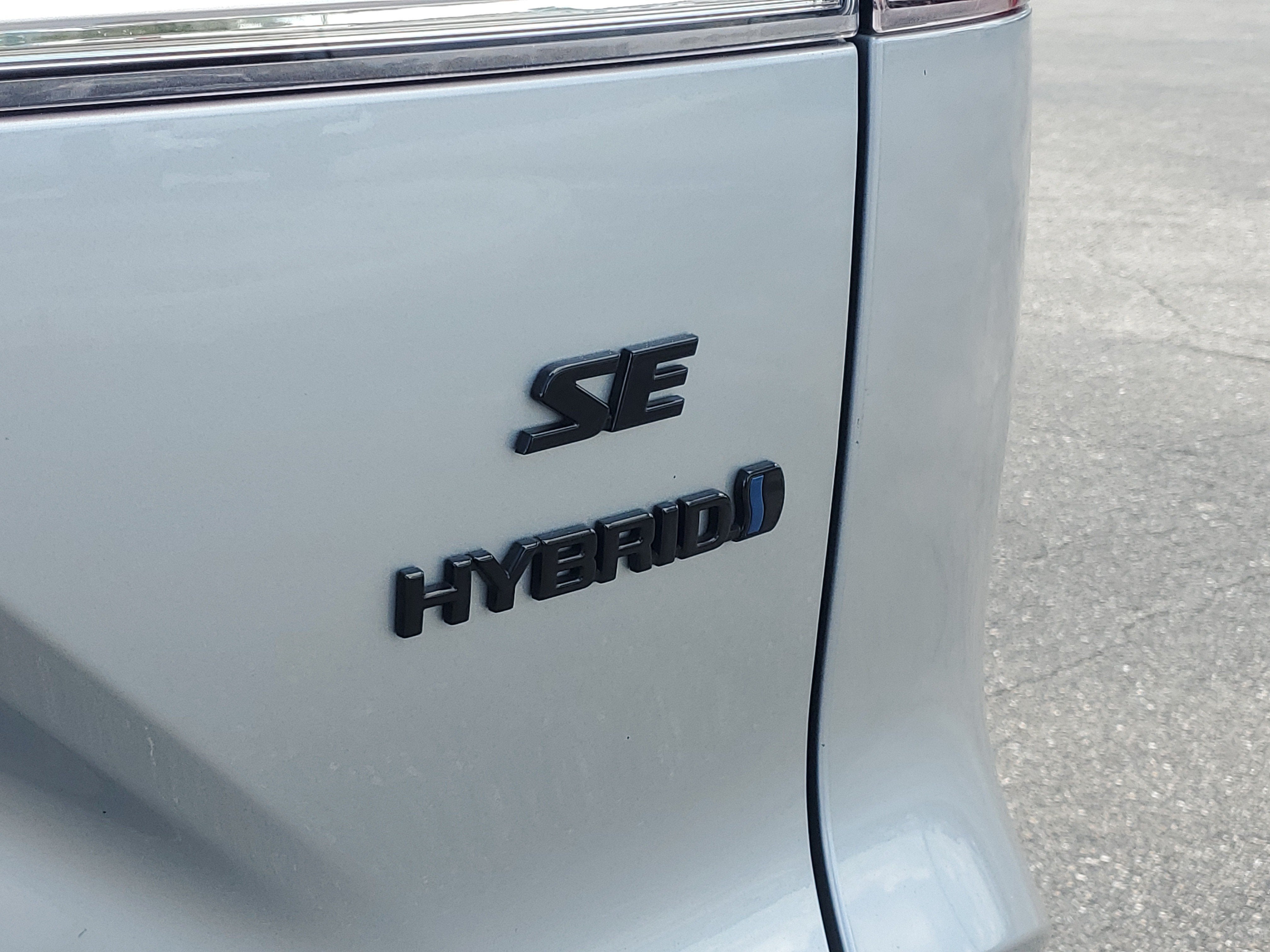 2024 Toyota Corolla Cross Hybrid SE