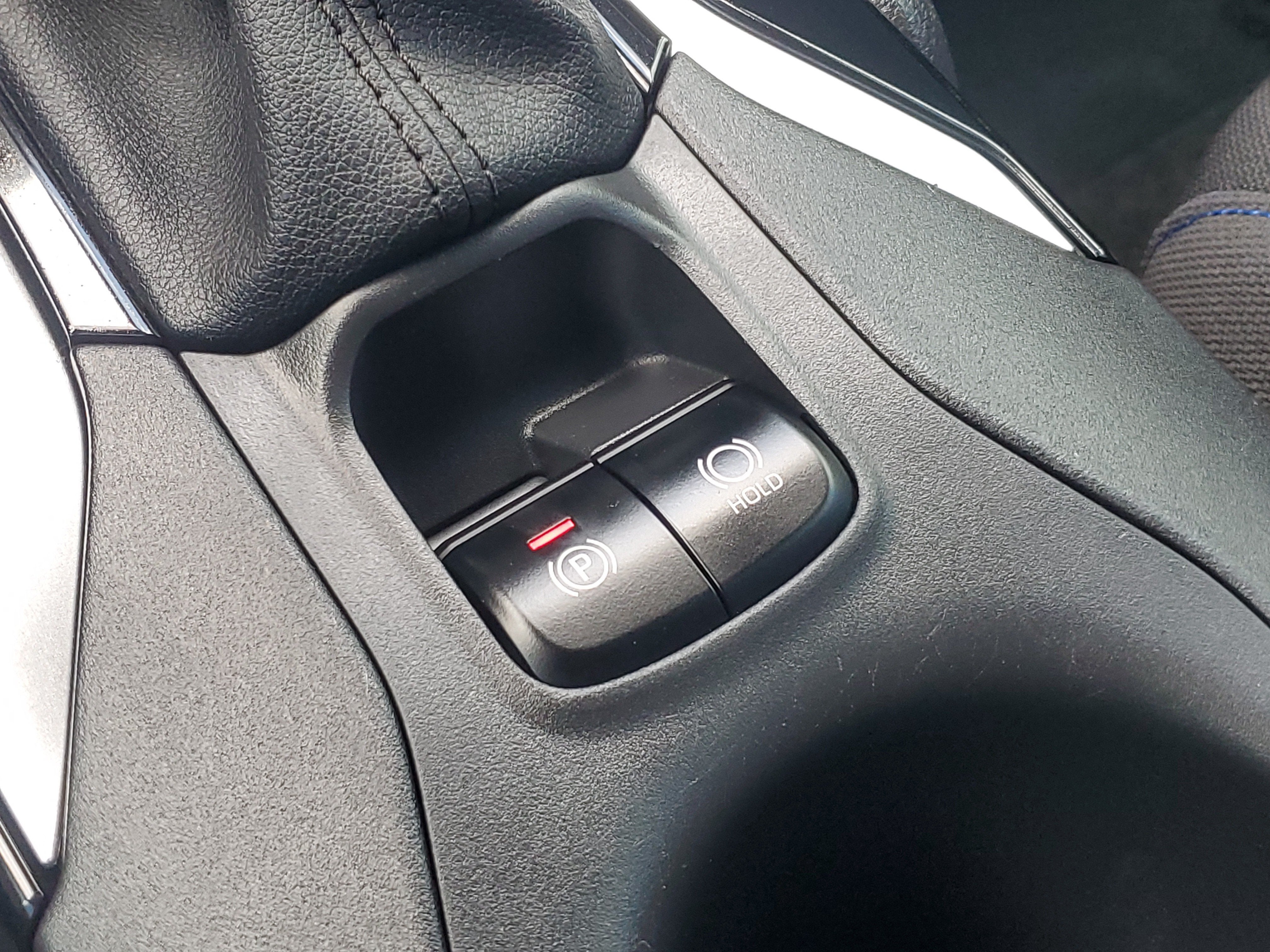 2024 Toyota Corolla Cross Hybrid SE