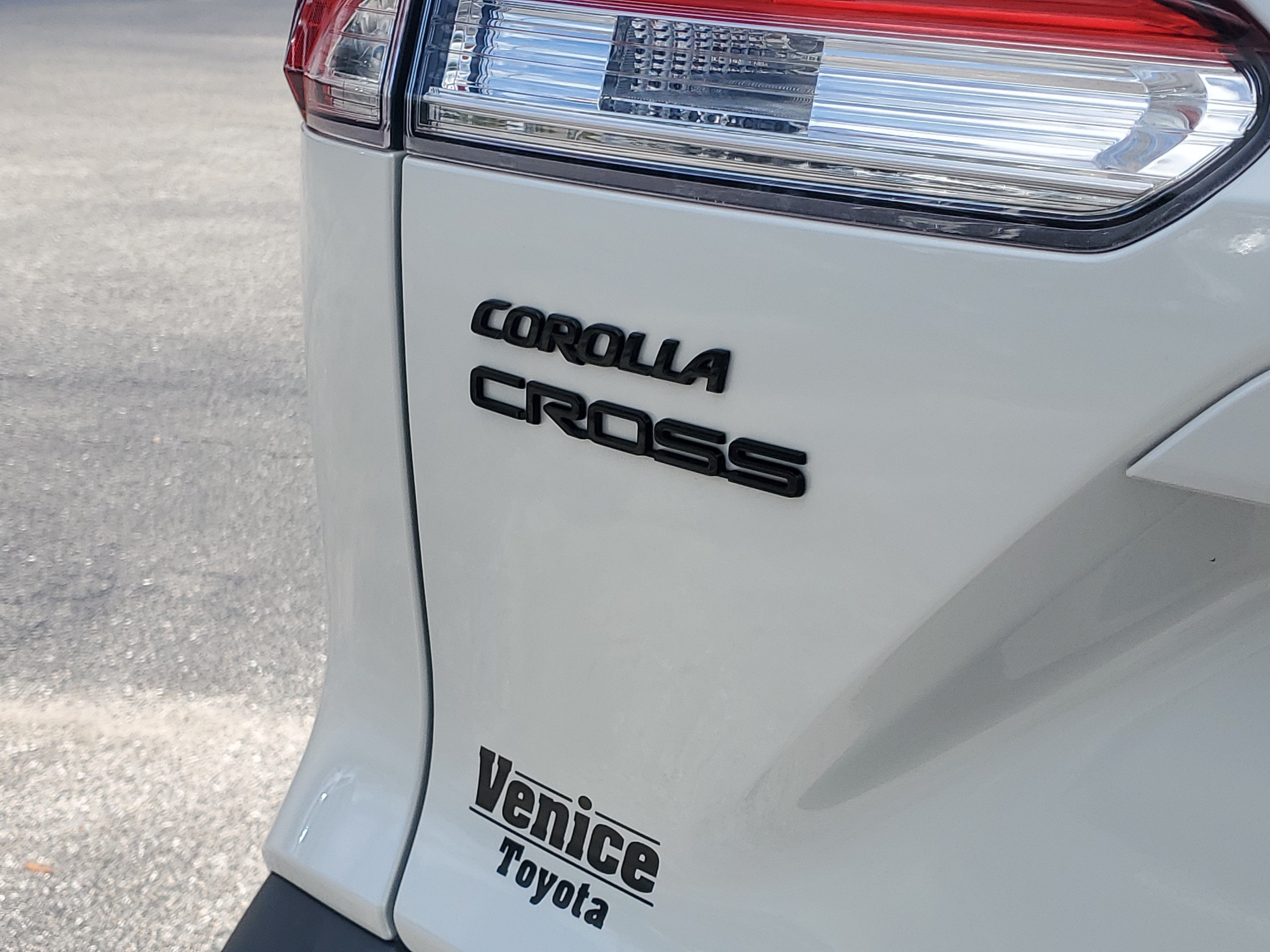 2024 Toyota Corolla Cross Hybrid SE