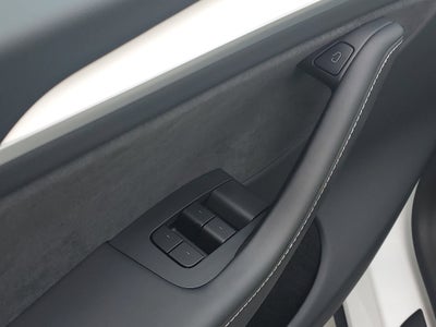 2025 Tesla Model Y Long Range