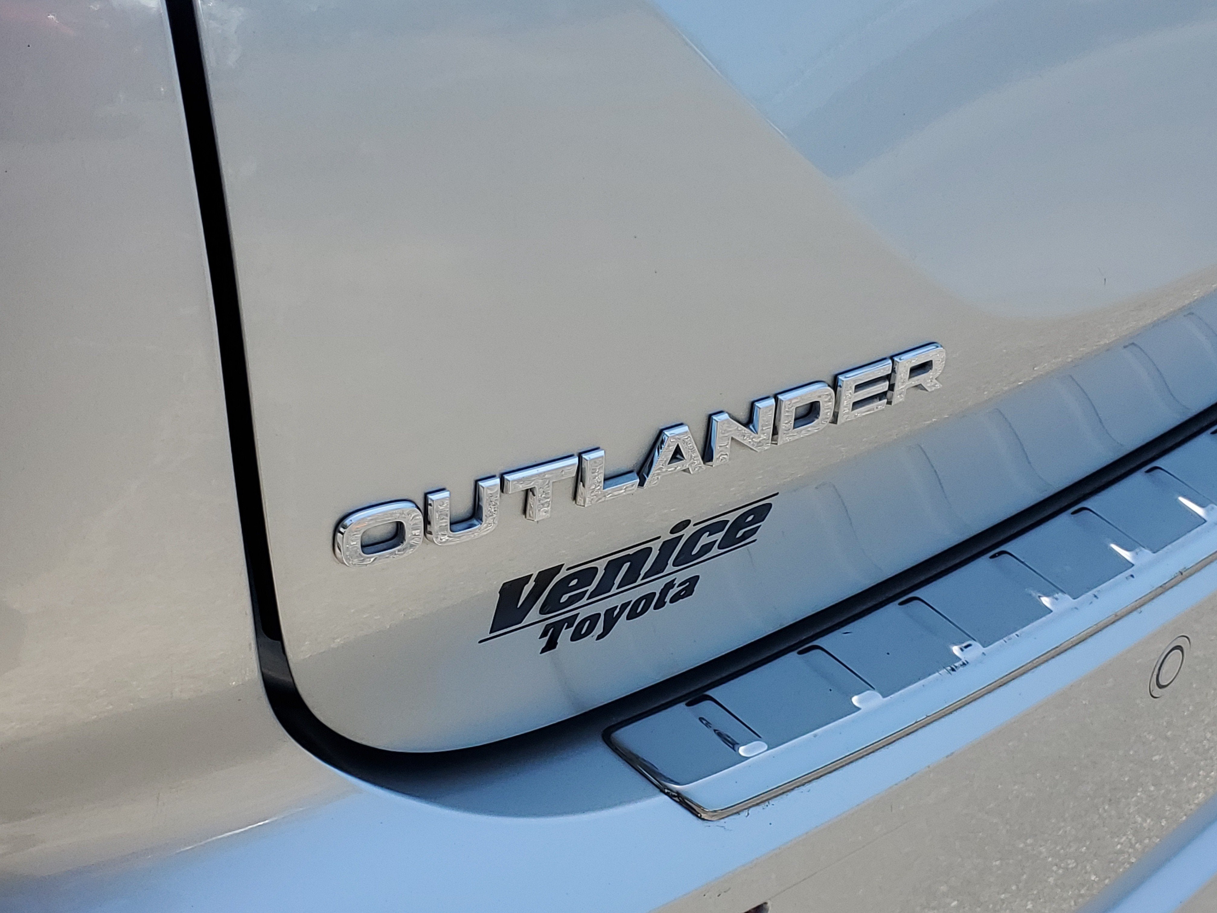 2024 Mitsubishi Outlander SE Black Edition w/Pano Roof