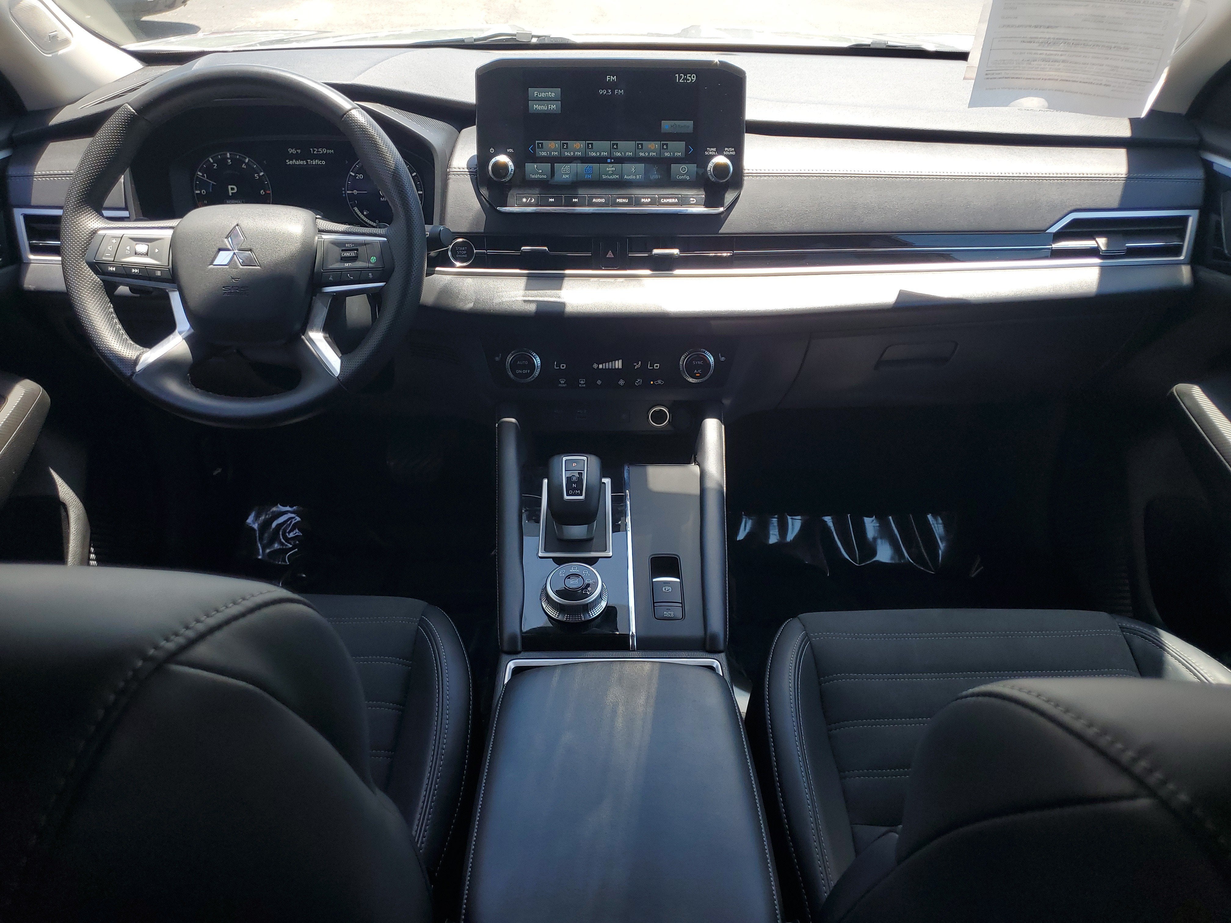 2024 Mitsubishi Outlander SE Black Edition w/Pano Roof