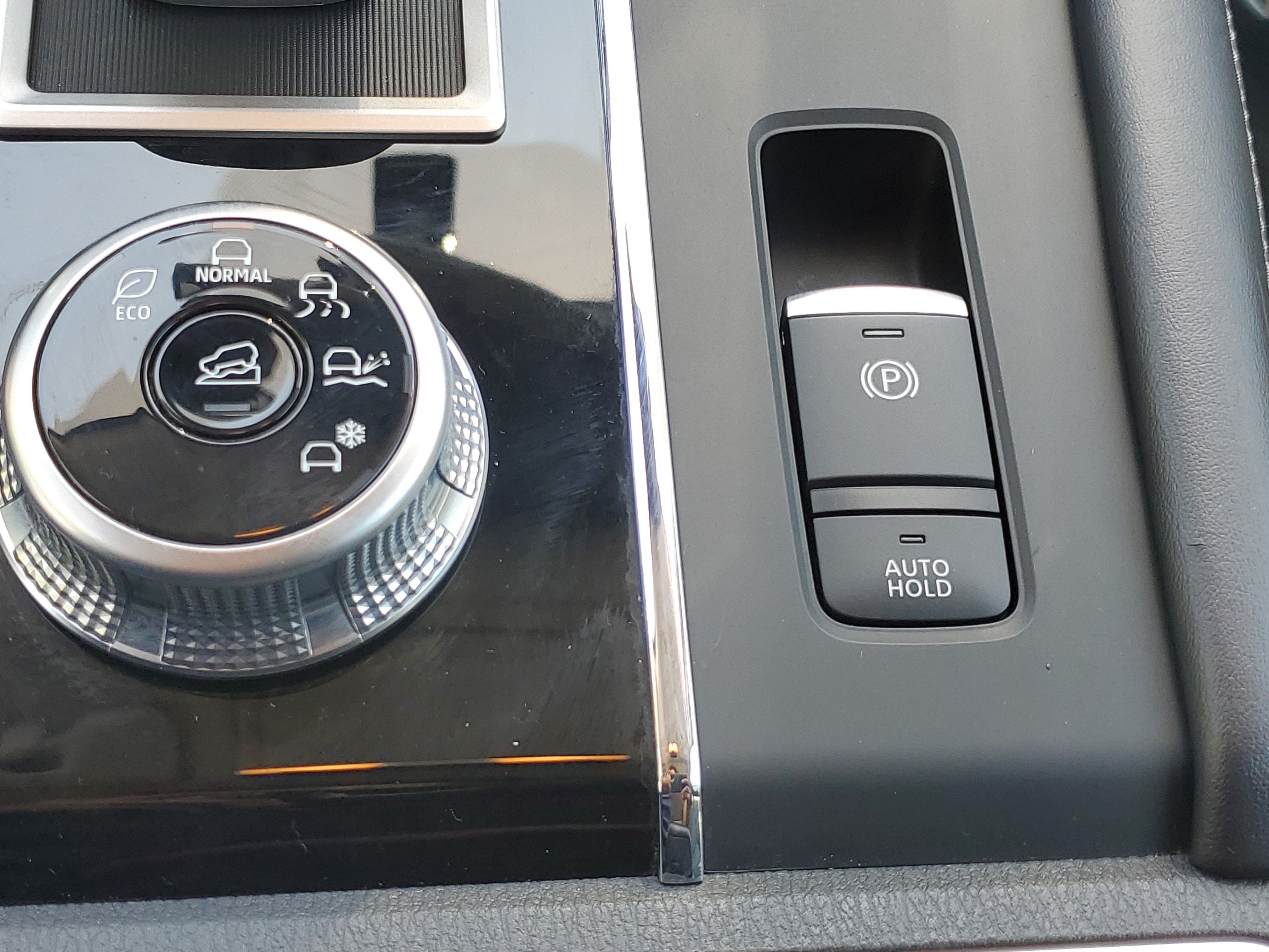 2024 Mitsubishi Outlander SE Black Edition w/Pano Roof