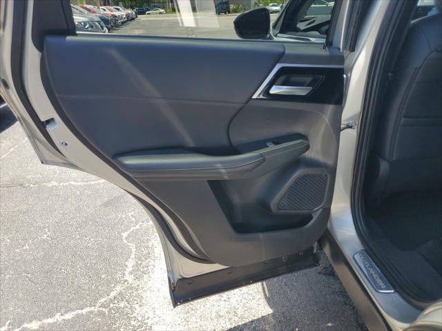 2024 Mitsubishi Outlander SE Black Edition w/Pano Roof