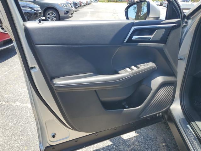 2024 Mitsubishi Outlander SE Black Edition w/Pano Roof