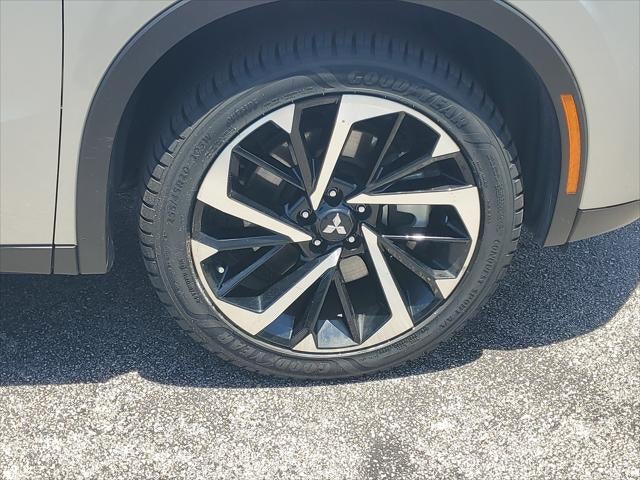 2024 Mitsubishi Outlander SE Black Edition w/Pano Roof