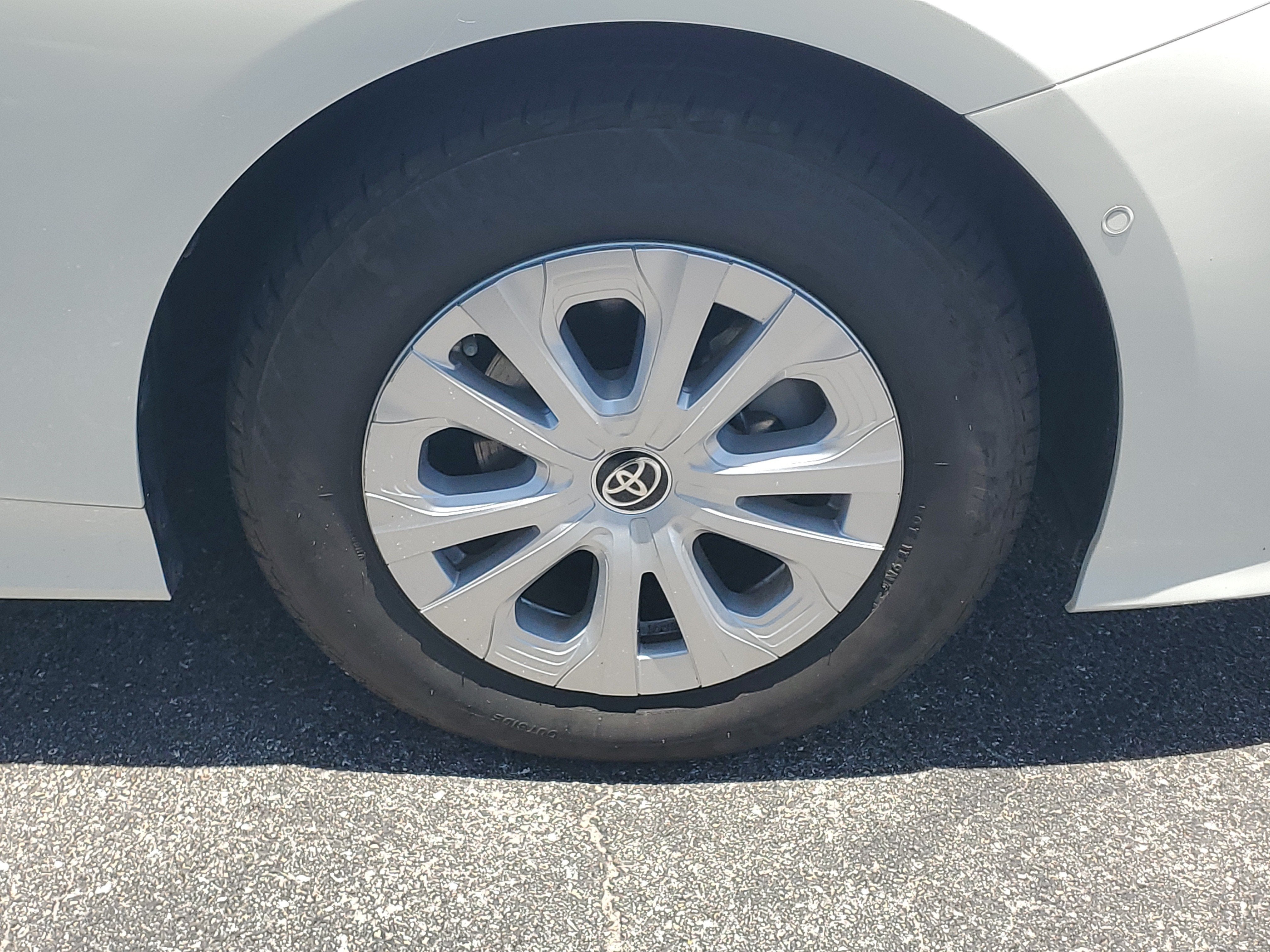 2020 Toyota Prius LE