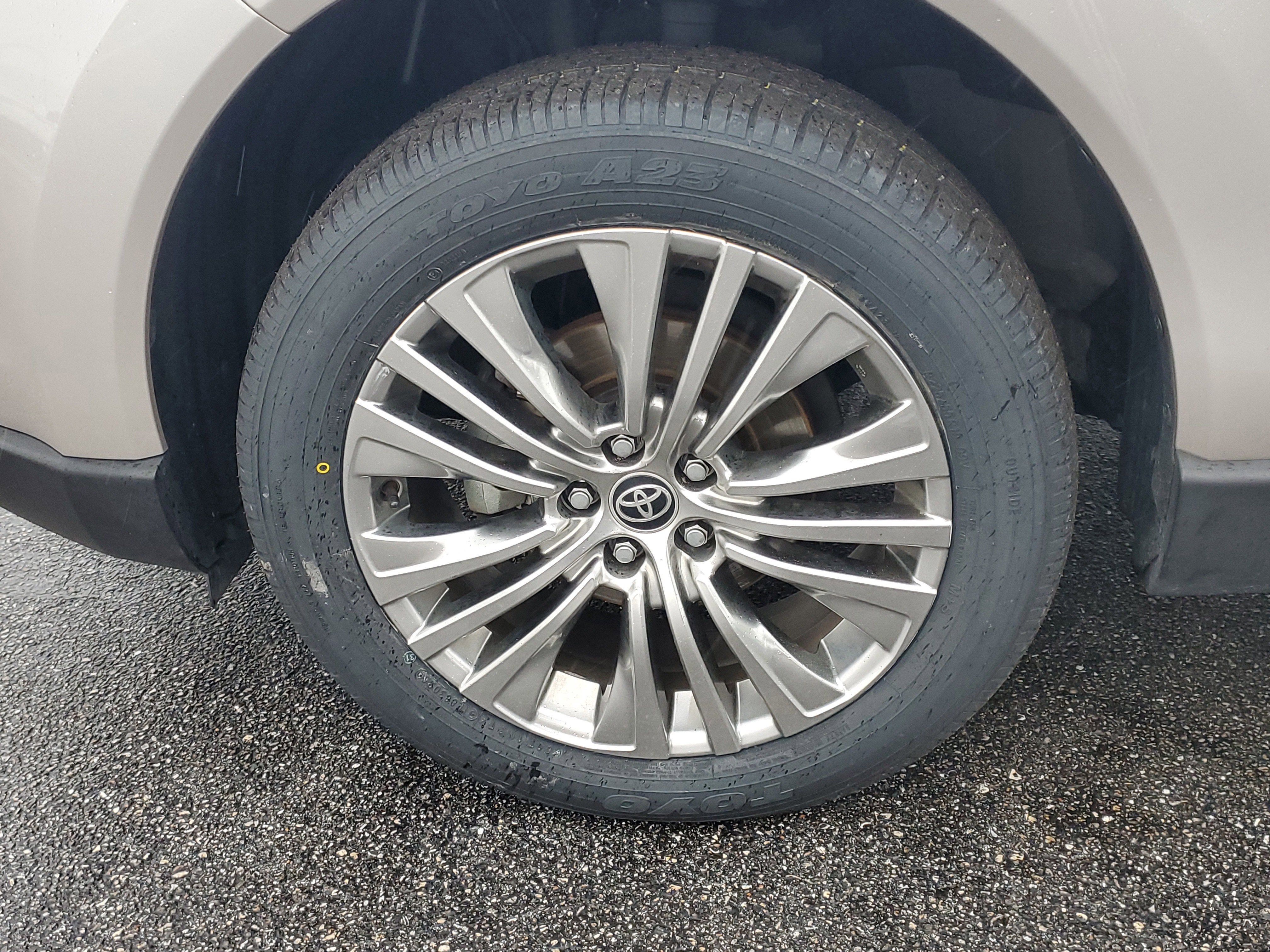 2023 Toyota Venza XLE