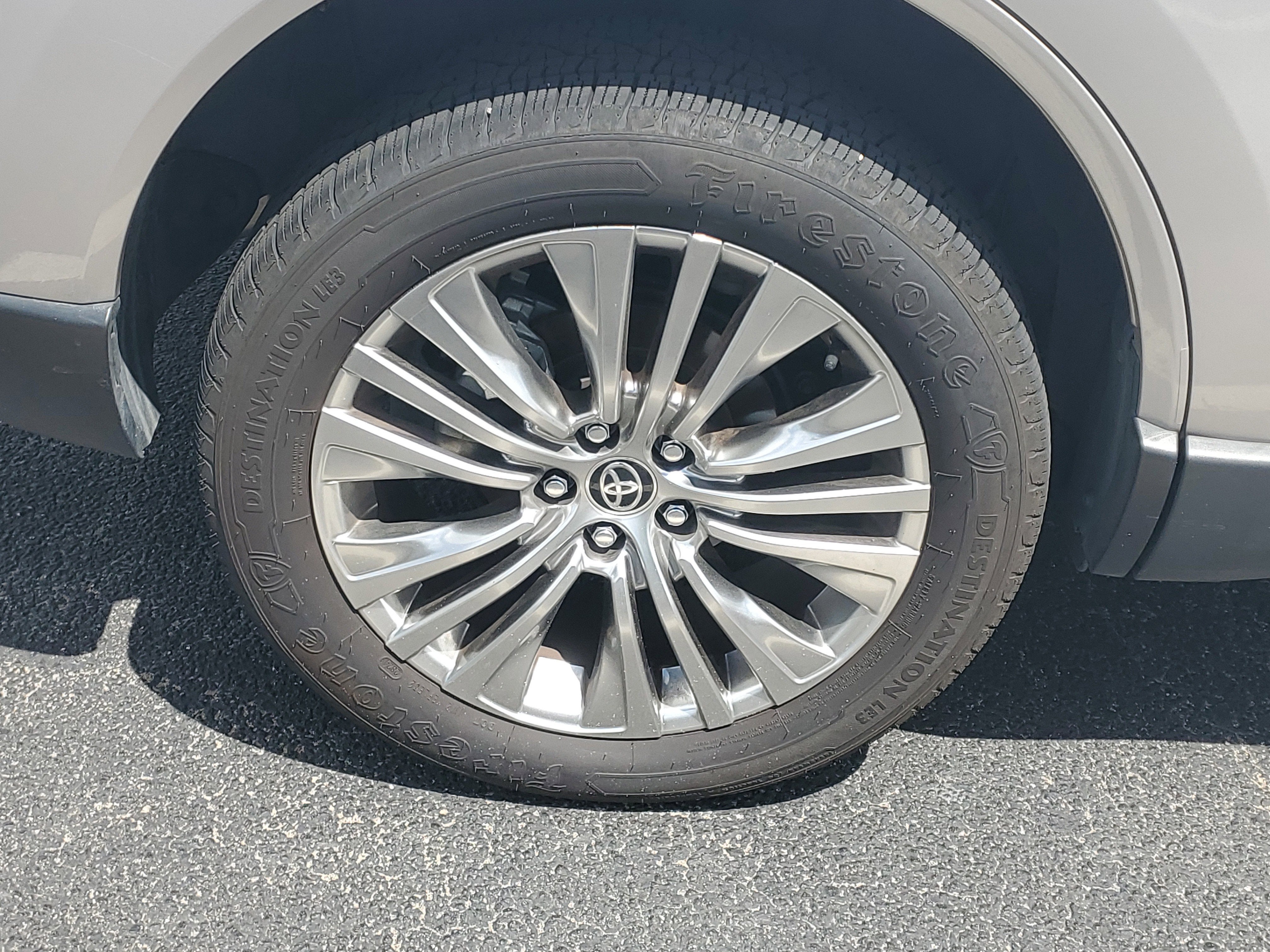 2022 Toyota Venza LE