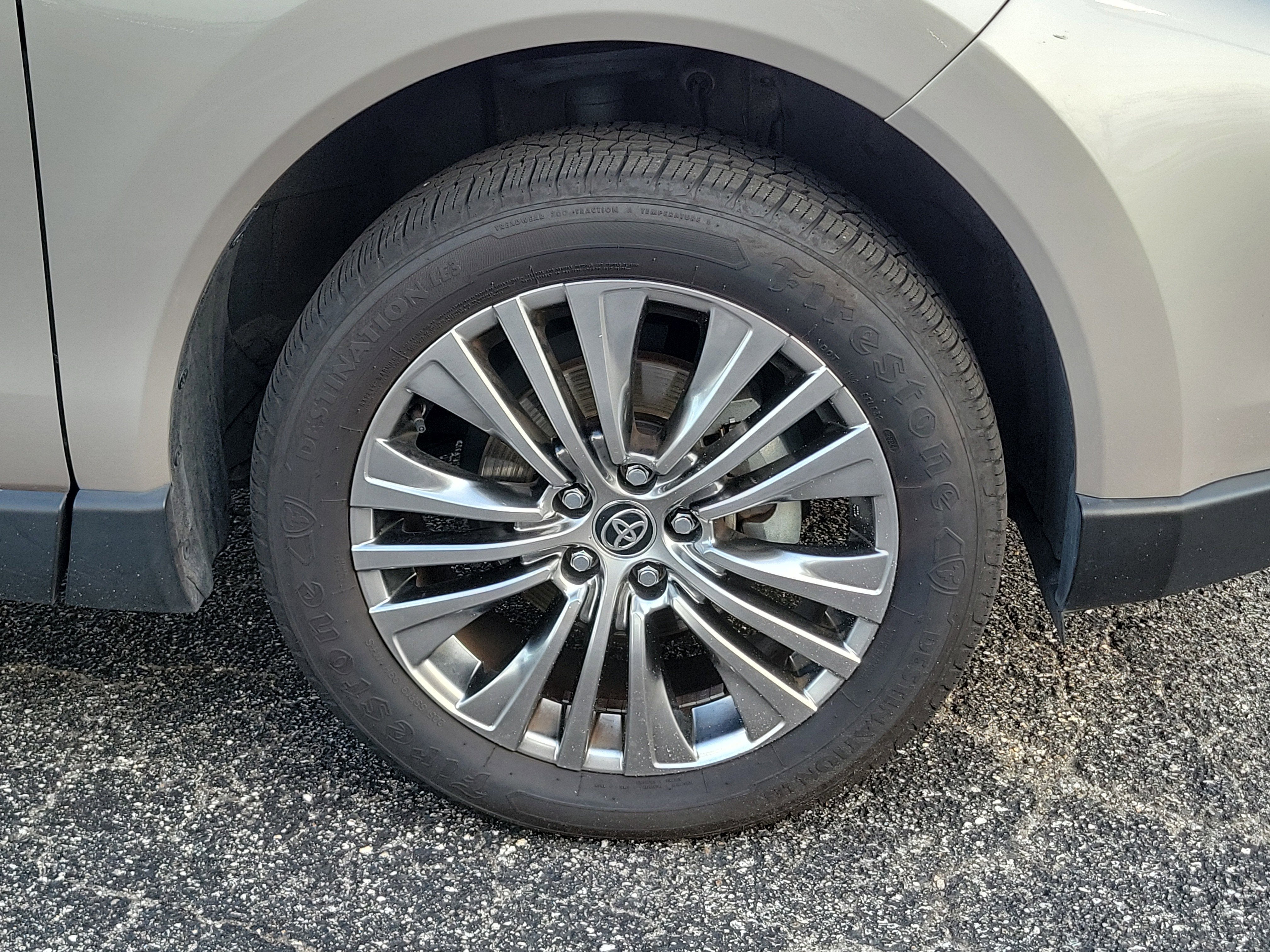 2022 Toyota Venza LE
