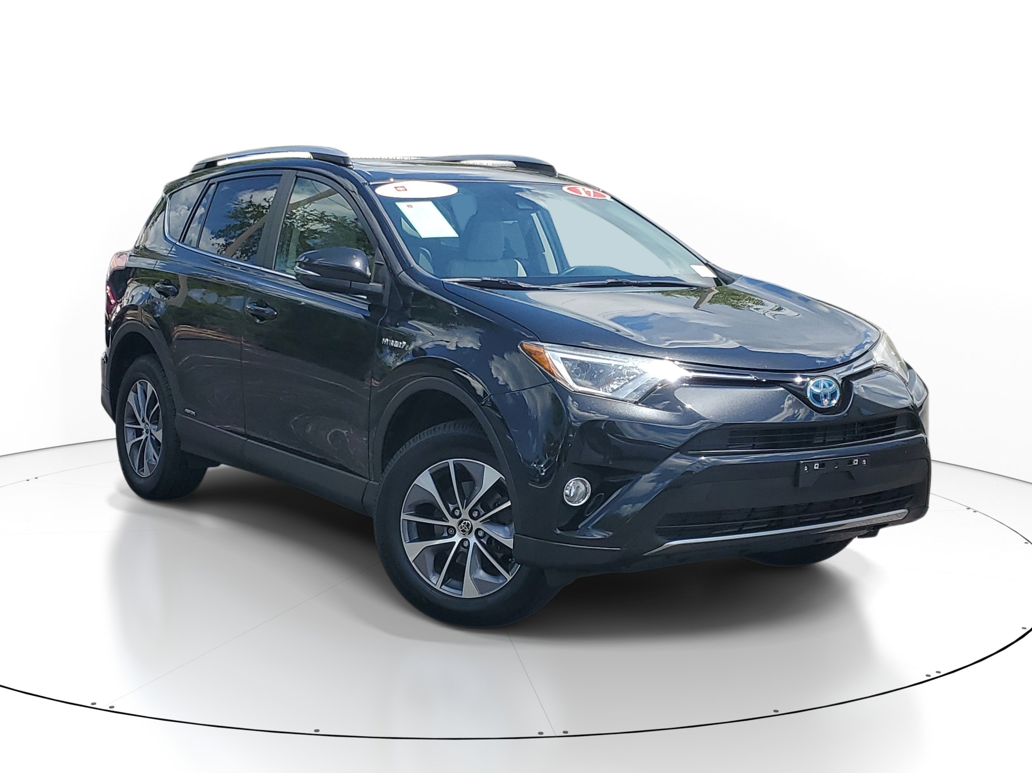 2017 Toyota RAV4 Hybrid XLE AWD's photo