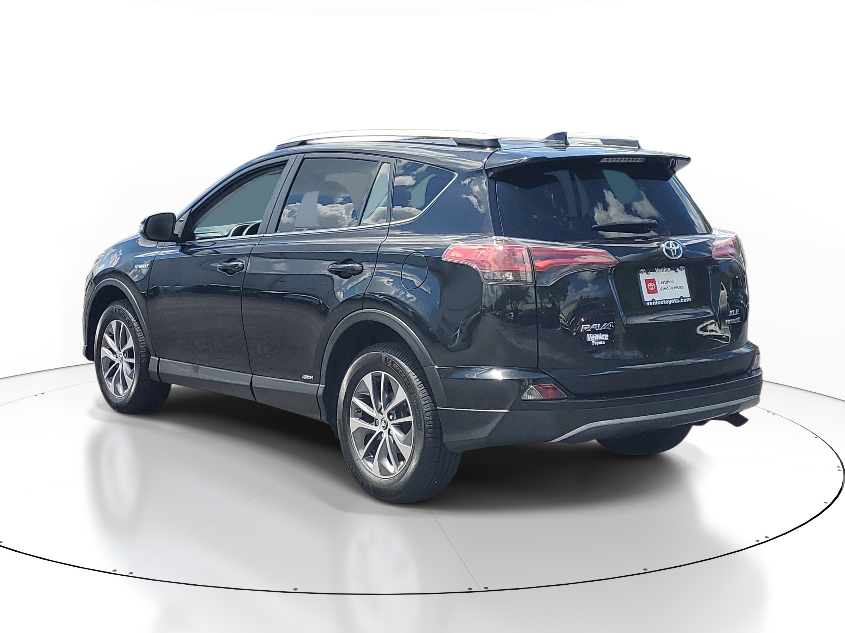 2017 Toyota RAV4 Hybrid XLE