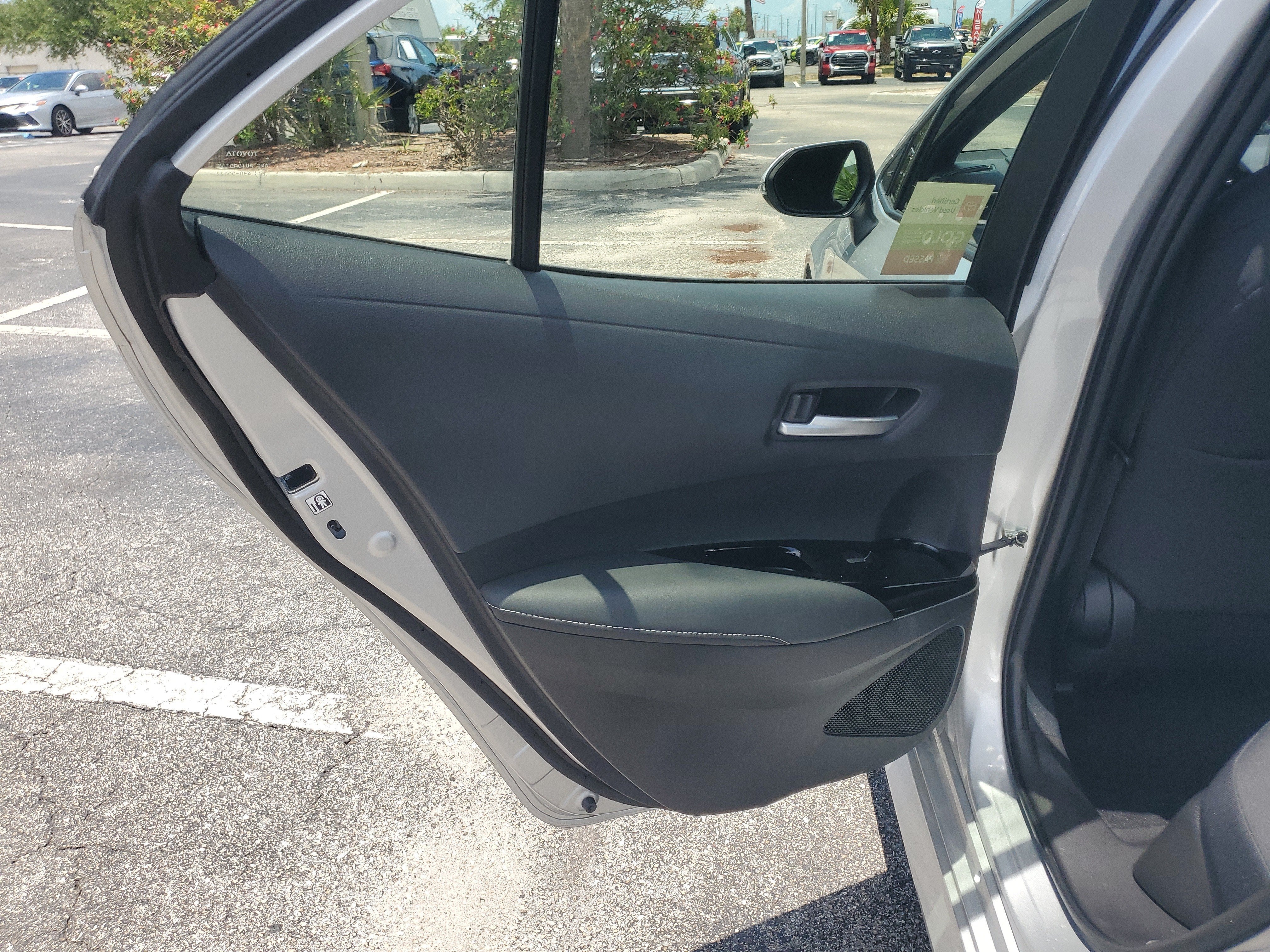 2025 Toyota Corolla Hatchback SE