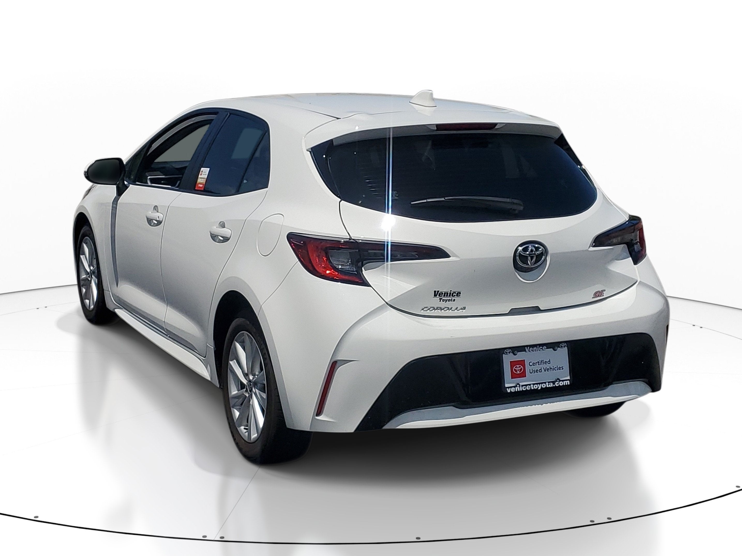 2025 Toyota Corolla Hatchback SE