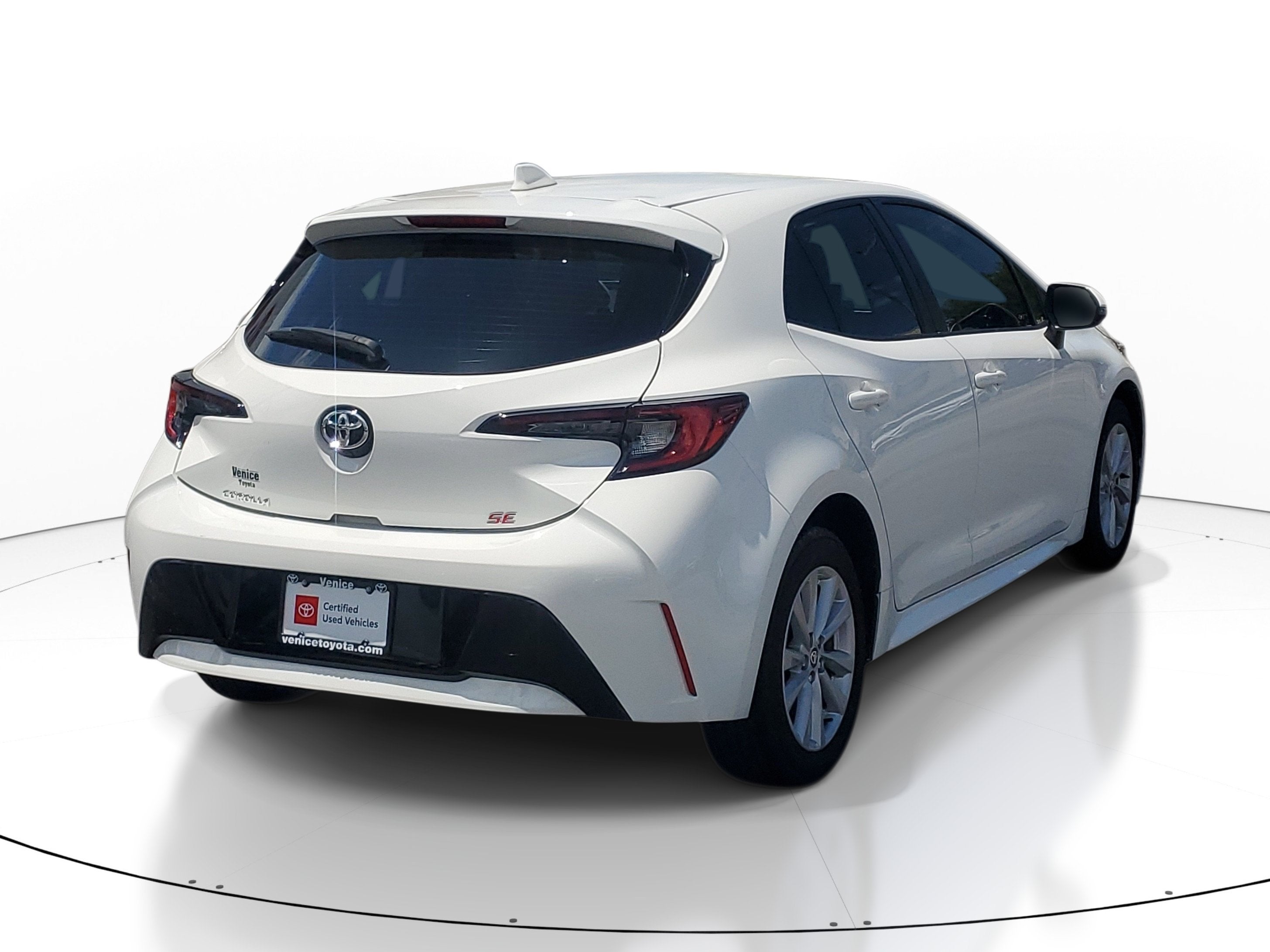 2025 Toyota Corolla Hatchback SE