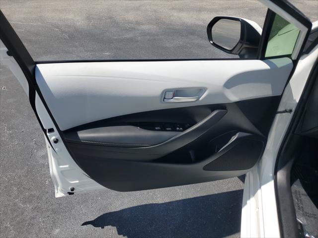 2025 Toyota Corolla Hatchback SE