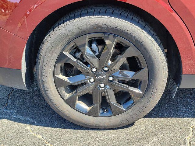 2023 Kia Carnival SX