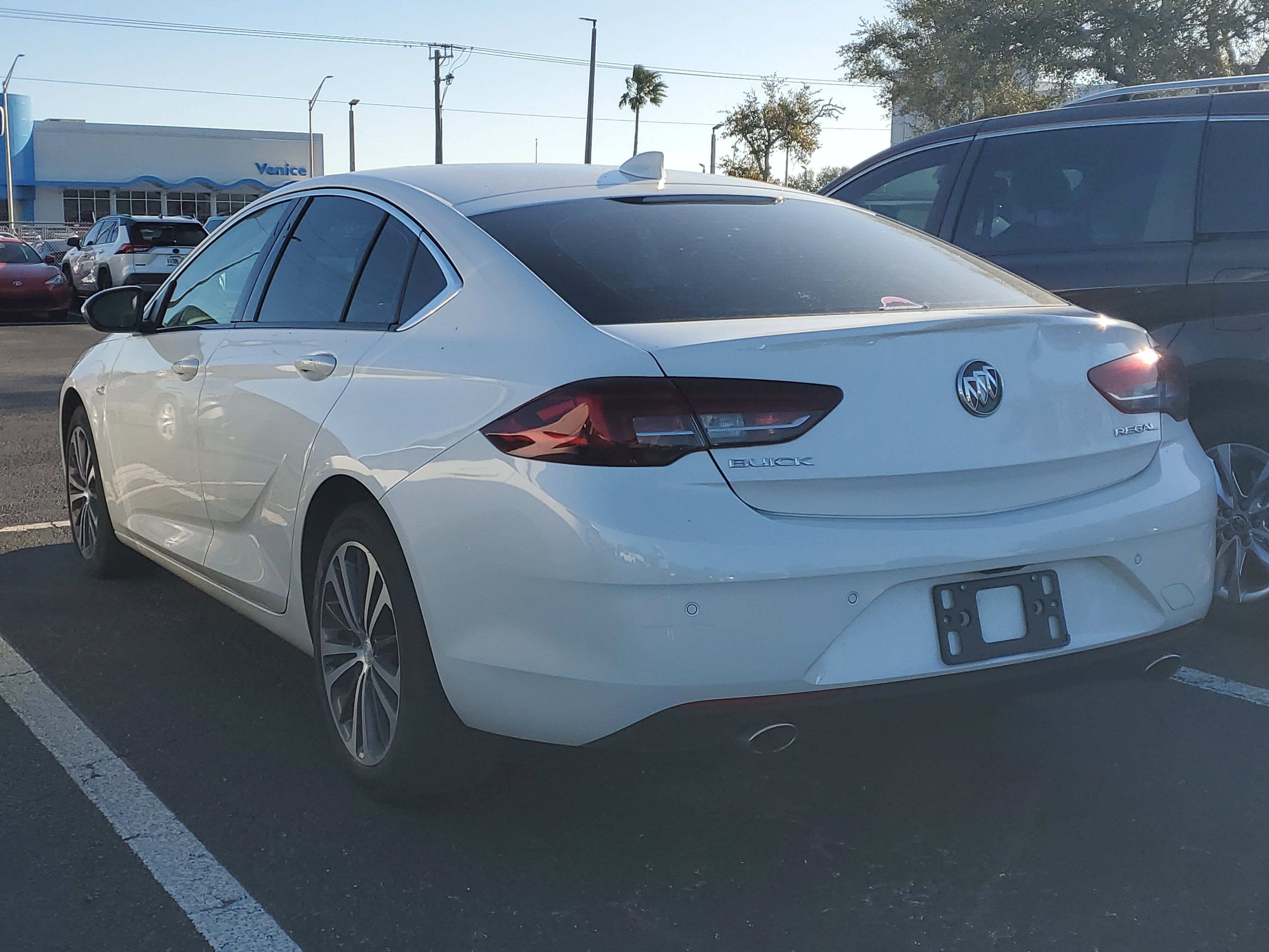 2018 Buick Regal Sportback Essence