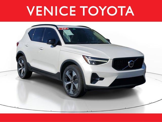 2024 Volvo XC40 Plus Dark Theme