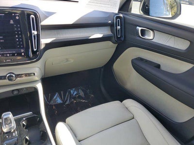 2024 Volvo XC40 Plus Dark Theme