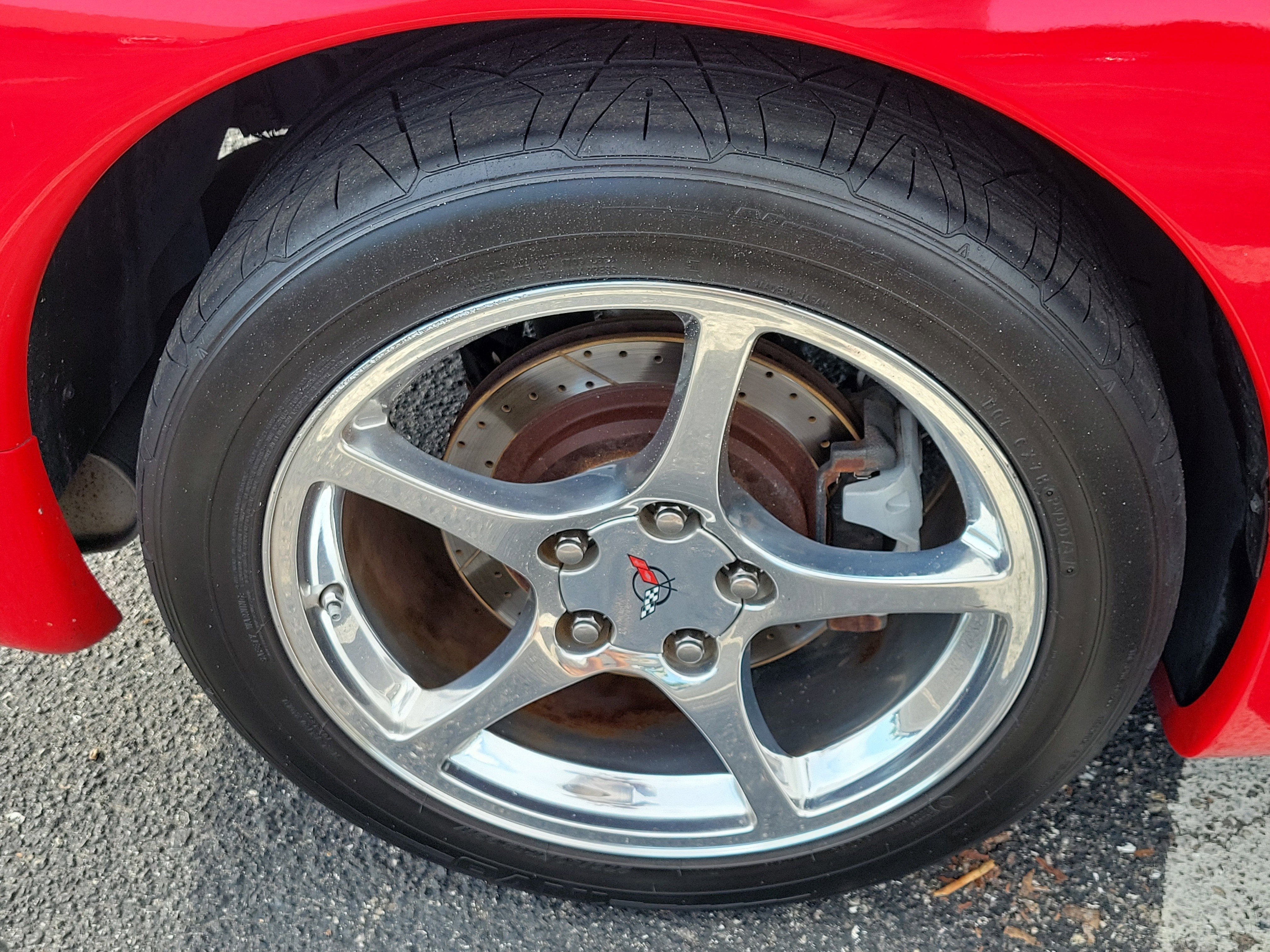 2004 Chevrolet Corvette 2dr Cpe
