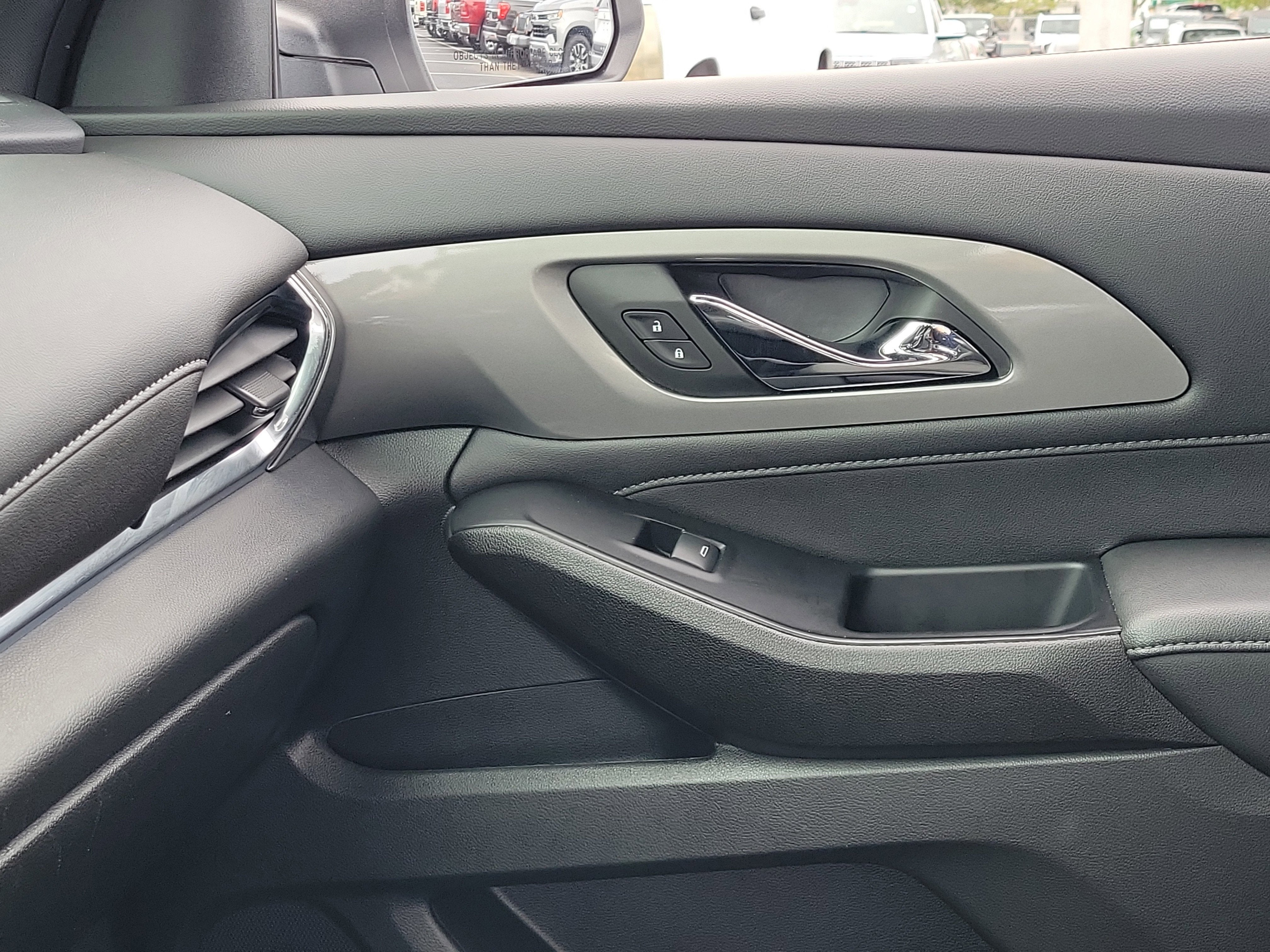 2023 Chevrolet Traverse LT