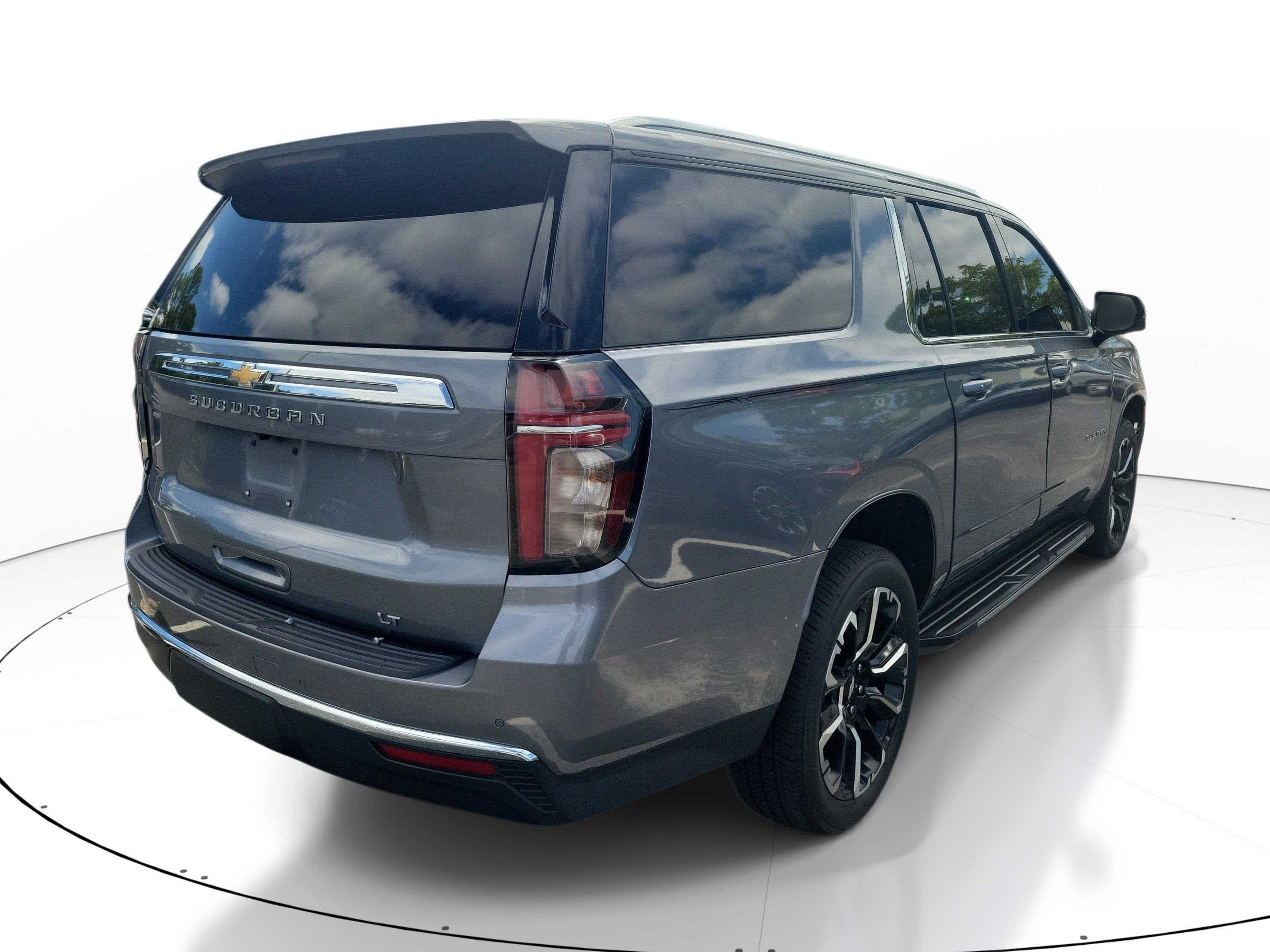 2022 Chevrolet Suburban LT
