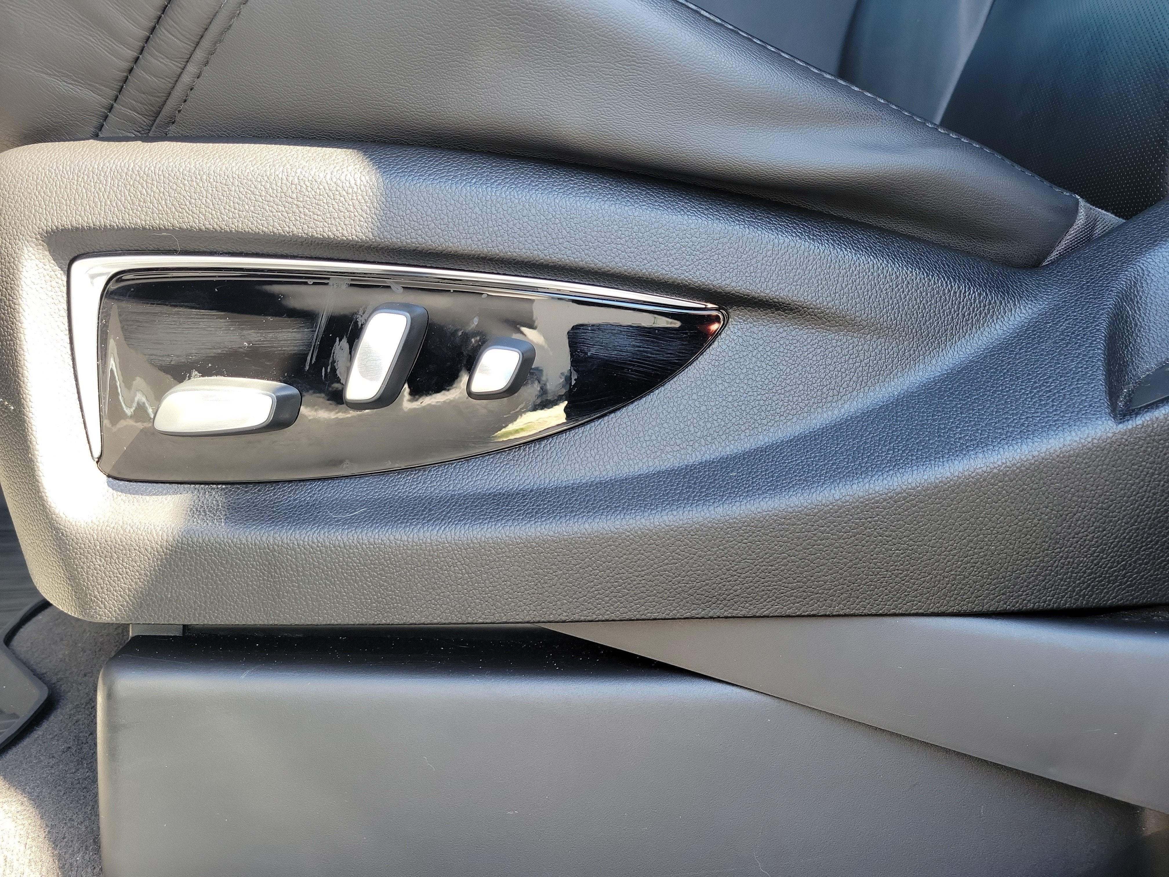 2019 Cadillac Escalade 2WD 4dr