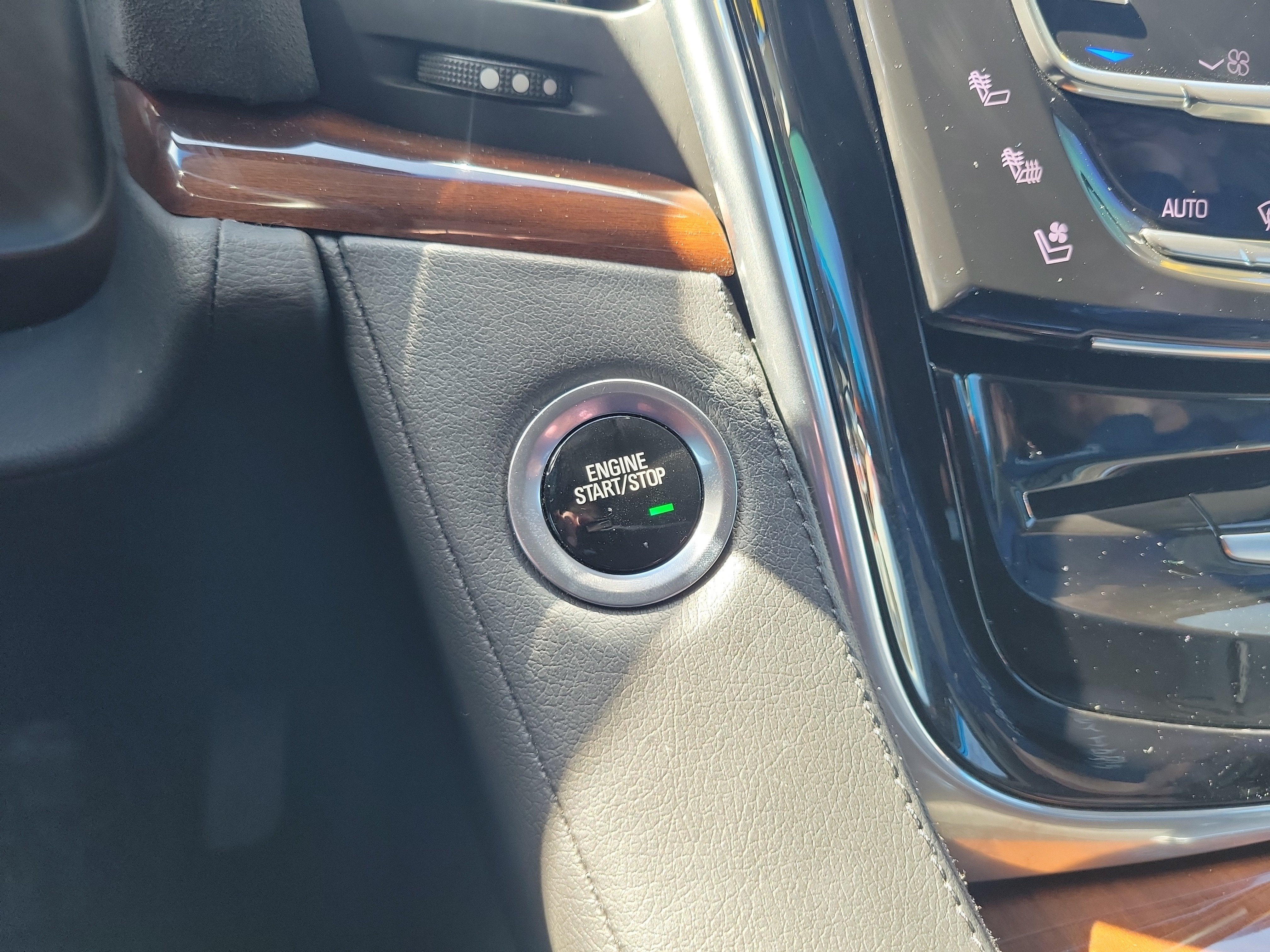 2019 Cadillac Escalade 2WD 4dr