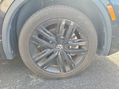 2022 Volkswagen Tiguan 2.0T SE R-Line Black