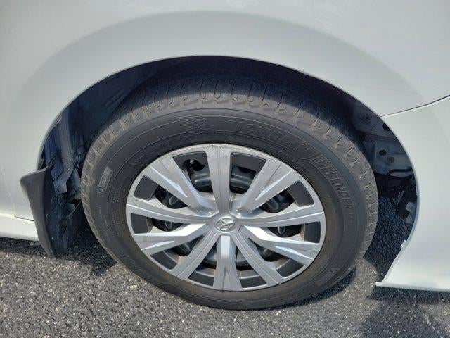 2019 Toyota Camry Hybrid LE