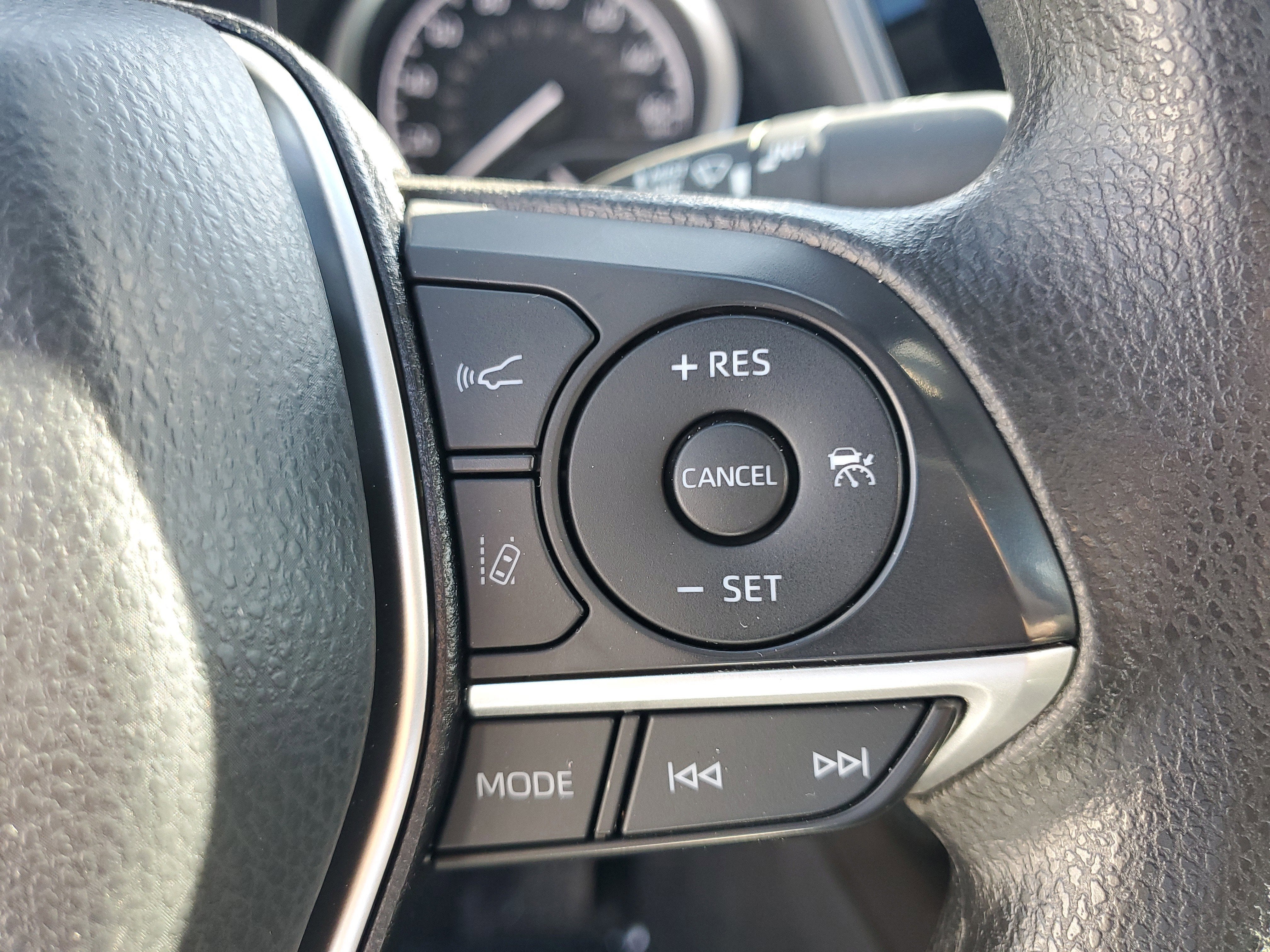 2024 Toyota Camry Hybrid LE